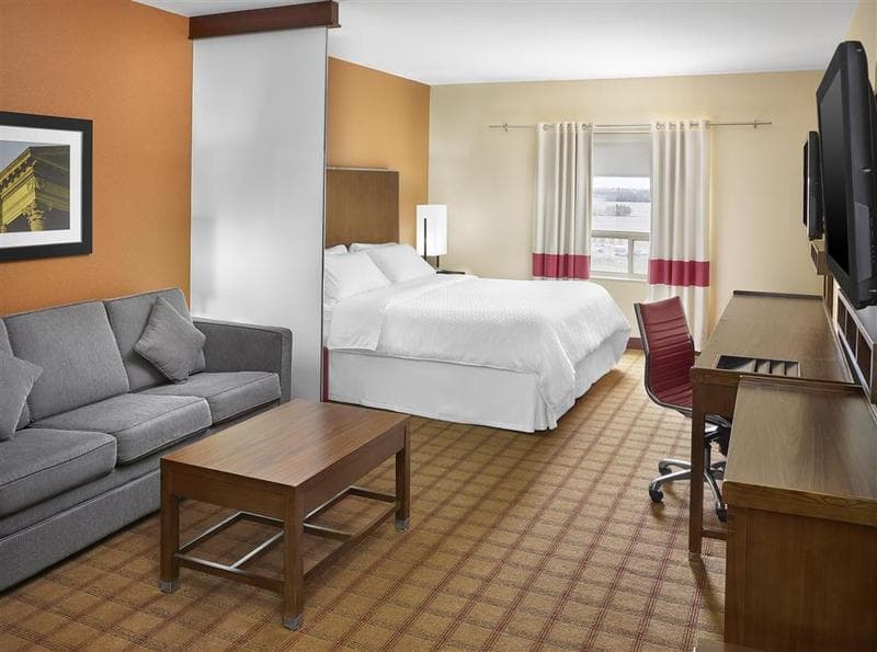Four Points By Sheraton Edmonton Gateway 2