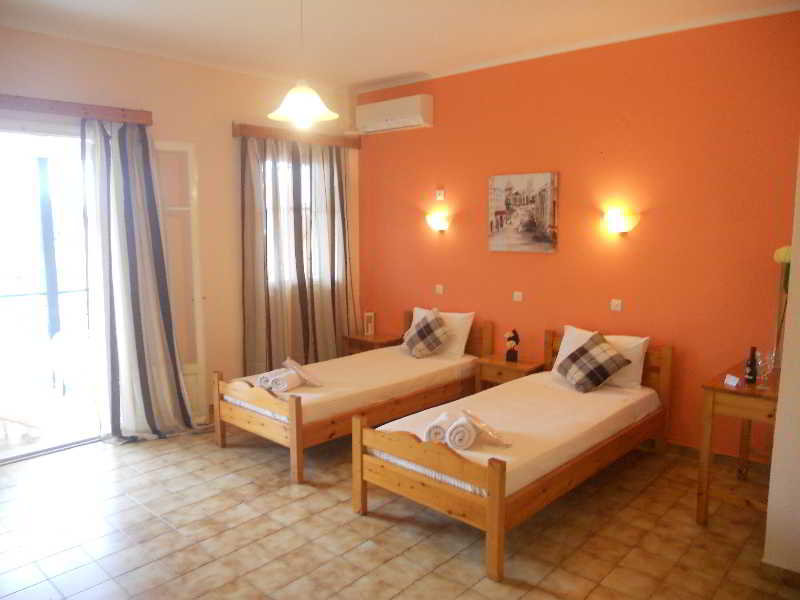 Elli Marina Studios & Apartments 3