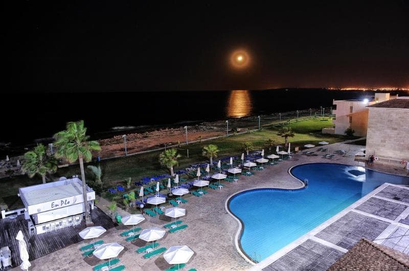 Piere Anne Beach Hotel 4