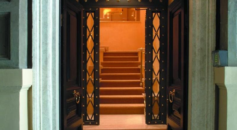 Colosseo Studio Suites 4
