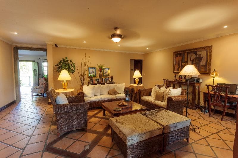 Hotel Los Robles 4