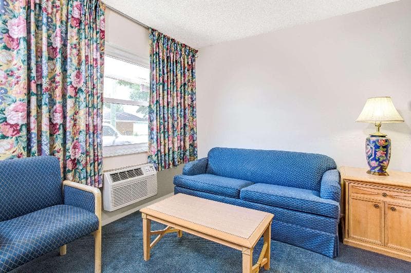 Knights Inn Kissimmee 3