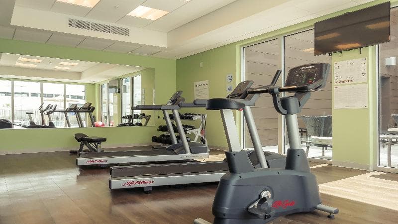 Holiday Inn Express & Suites Miami Airport East 2