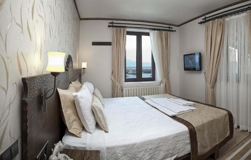 Assos Behram Hotel 5