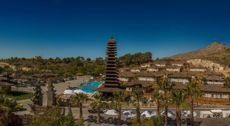 Magic Natura Animal, Waterpark & Polynesian Resort 1