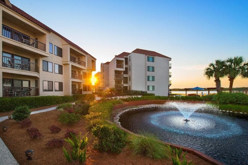 Marriott's Harbour Point And Sunset Pointe At Shelter Cove 4