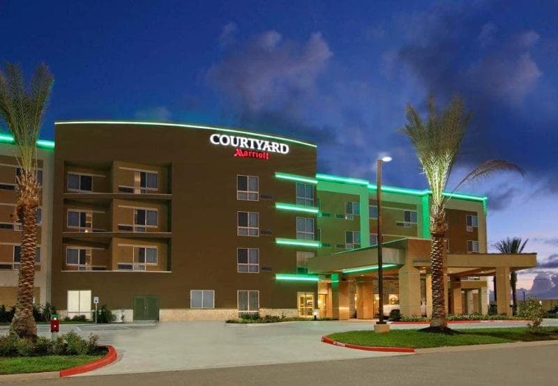 Courtyard Victoria 5