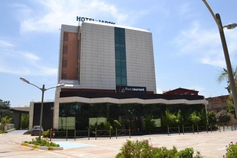 Le Jardy Hotel & Suites photo 1