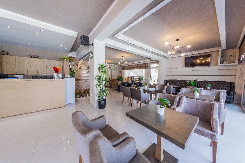 Sarantis Hotel & Suites 5