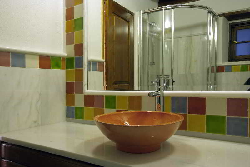 Malvasia Traditional Hotel 3