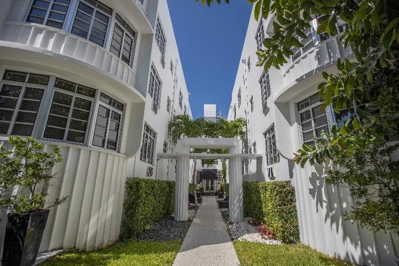 Lincoln Arms Suites 2