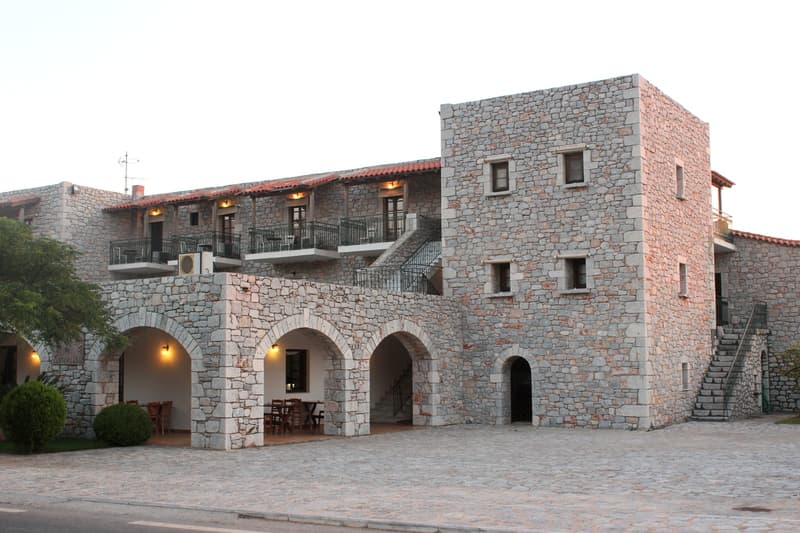 Kastro Maini 5