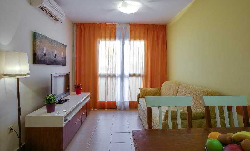 Leo Punta Umbria Iii - Adults Only 3