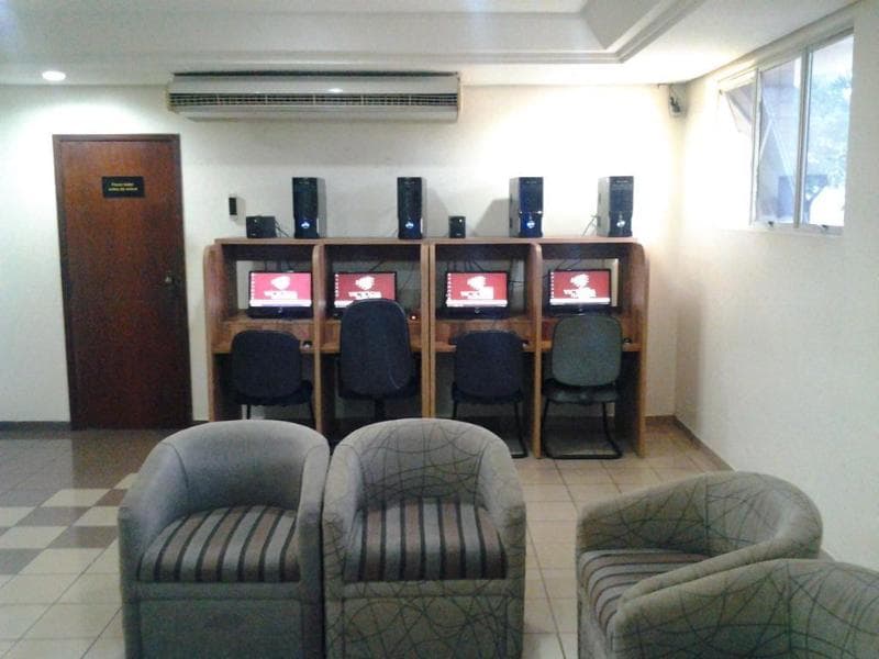 Victoria Plaza Hotel 5