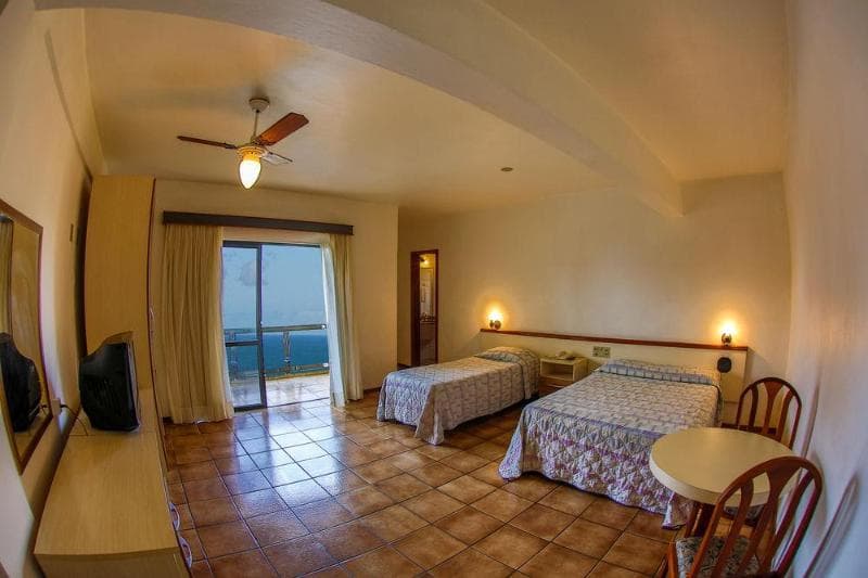 Flipper Hotel main