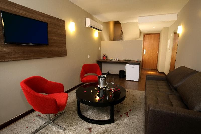 BH Raja Hotel 4