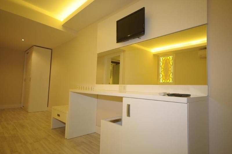 Aura Boutique Hotel 5