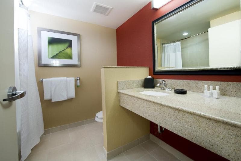 Courtyard By Marriott Mississauga - Airport Corporate Centre West 4