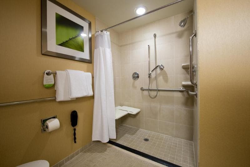 Courtyard By Marriott Mississauga - Airport Corporate Centre West 5