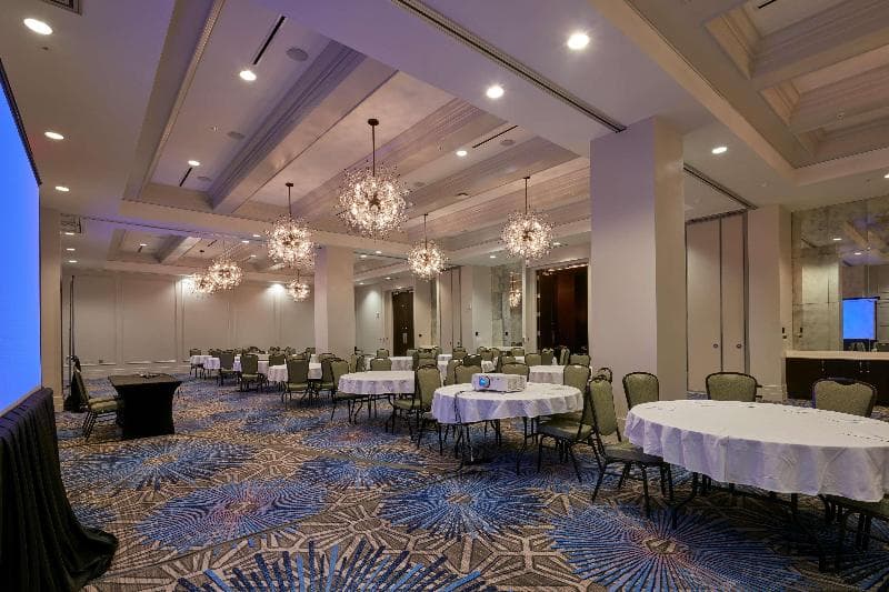 Embassy Suites by Hilton Louisville Downtown photo 1