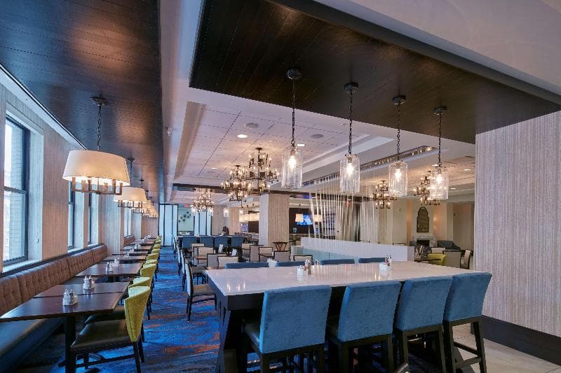 Embassy Suites by Hilton Louisville Downtown 4