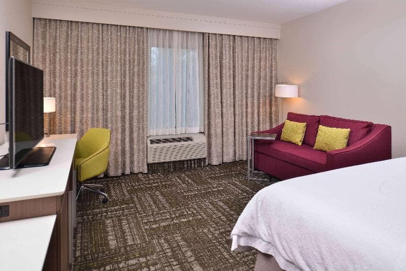 Hampton Inn & Suites Dallas Market Center 5