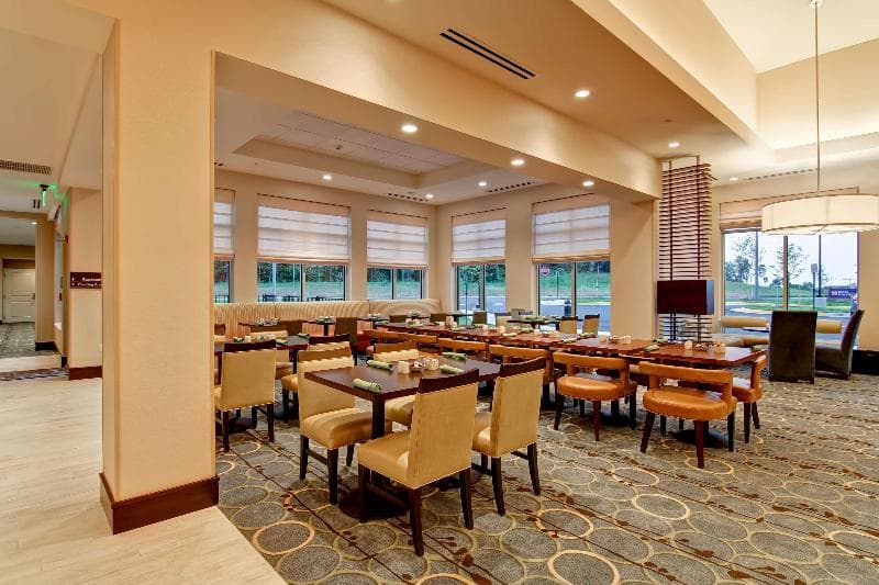 Hilton Garden Inn Woodbridge, VA 5