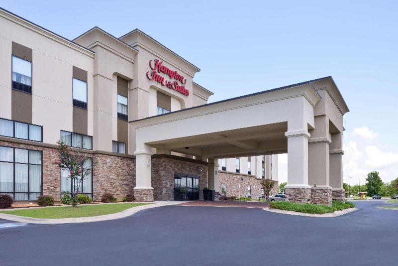 Hampton Inn & Suites Lonoke 2