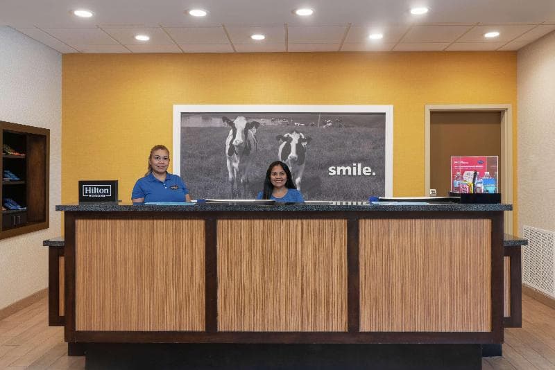 Hampton Inn Marion 5