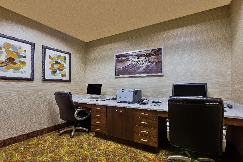 Hampton Inn and Suites Bend, OR photo 1