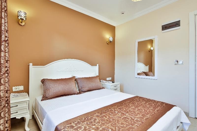 Enda Boutique Hotel (Adults Only) 5