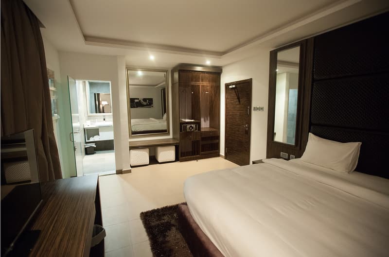 Maison Fahrenheit main