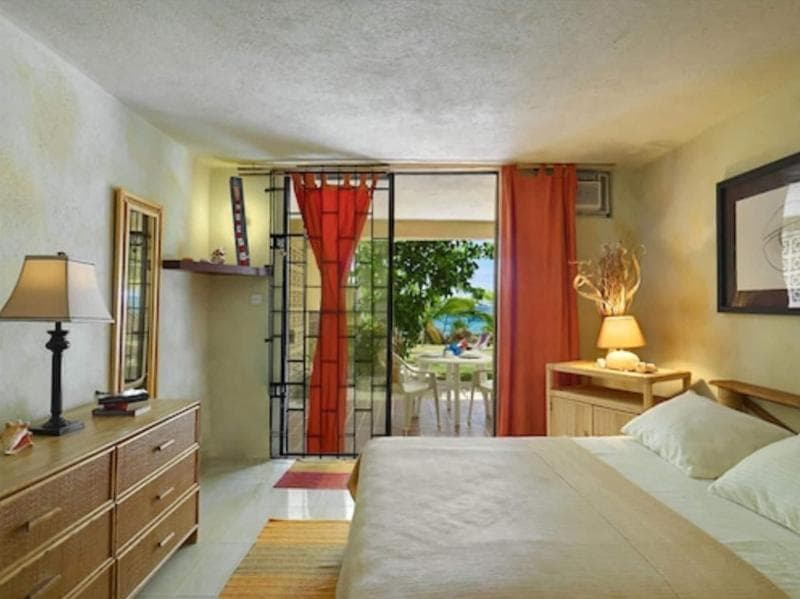 Moonraker Beach Hotel photo 1