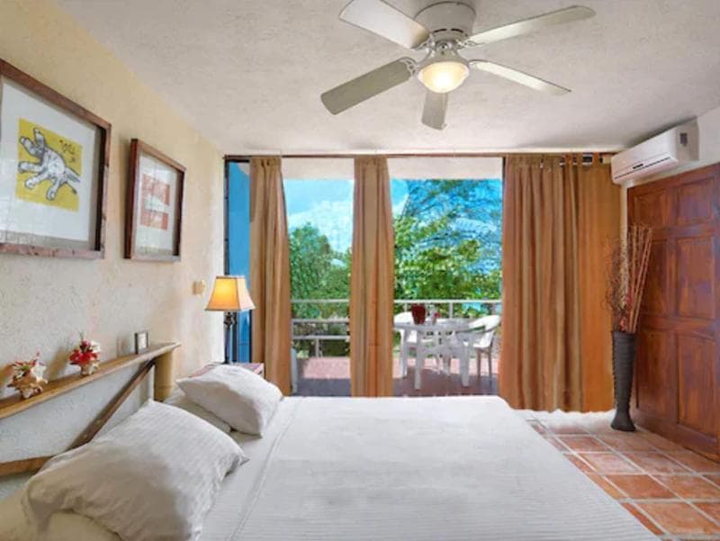 Moonraker Beach Hotel 4