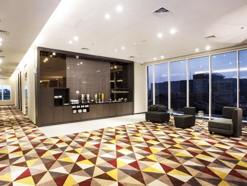 Holiday Inn Express Surabaya Centerpoint 2