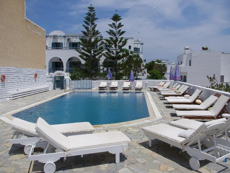 Iris Hotel photo 1