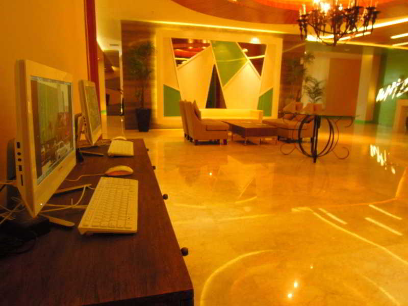 Whiz Prime Hotel Kelapa Gading 5