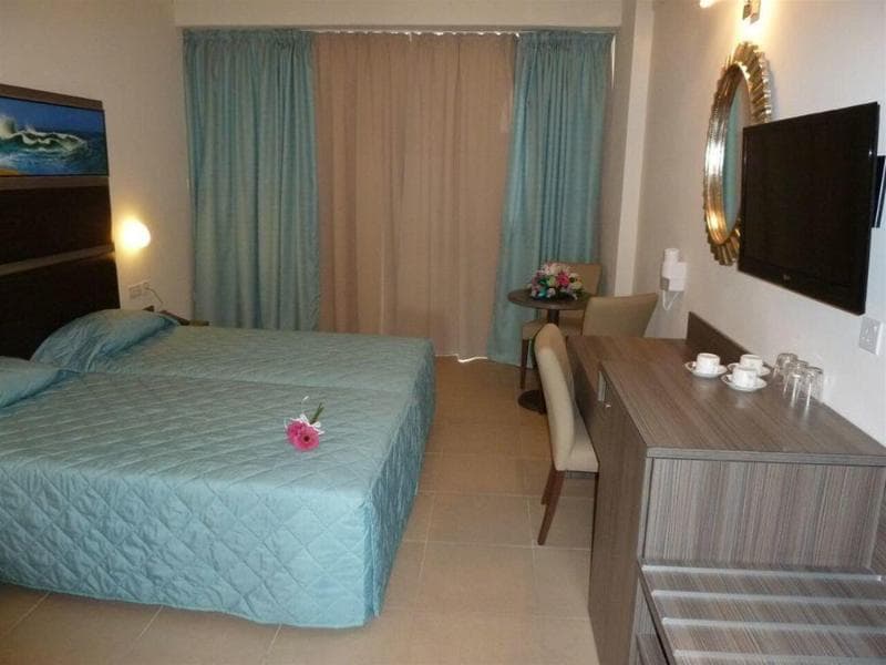 Tofinis Hotel 5