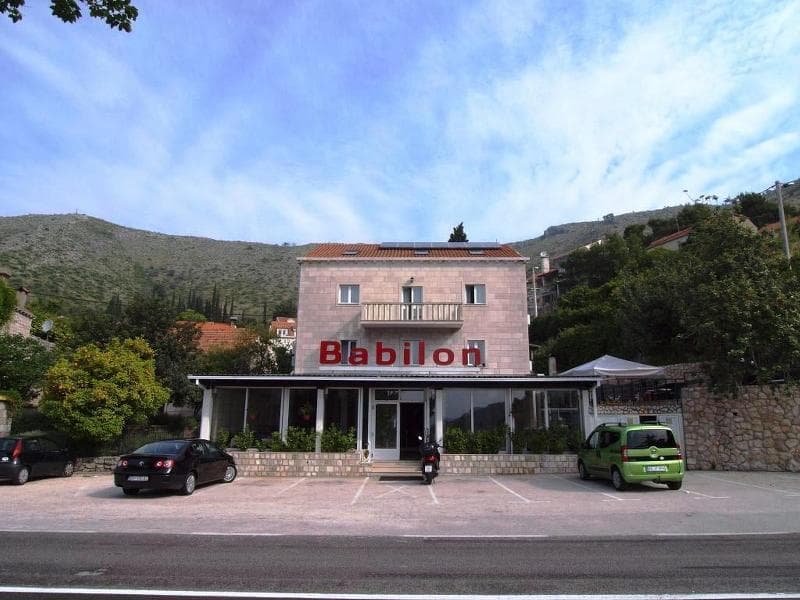 Villa Babilon main