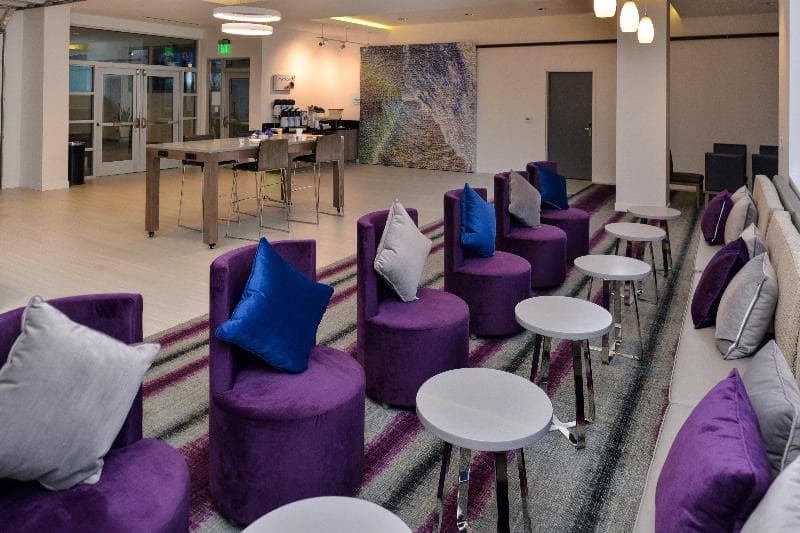 Holiday Inn Express & Suites San Diego - Mission Valley 4
