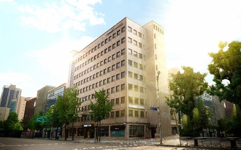 Summit Hotel 3