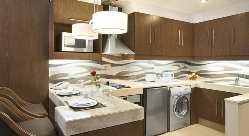 Oaks Liwa Executive Suites 4