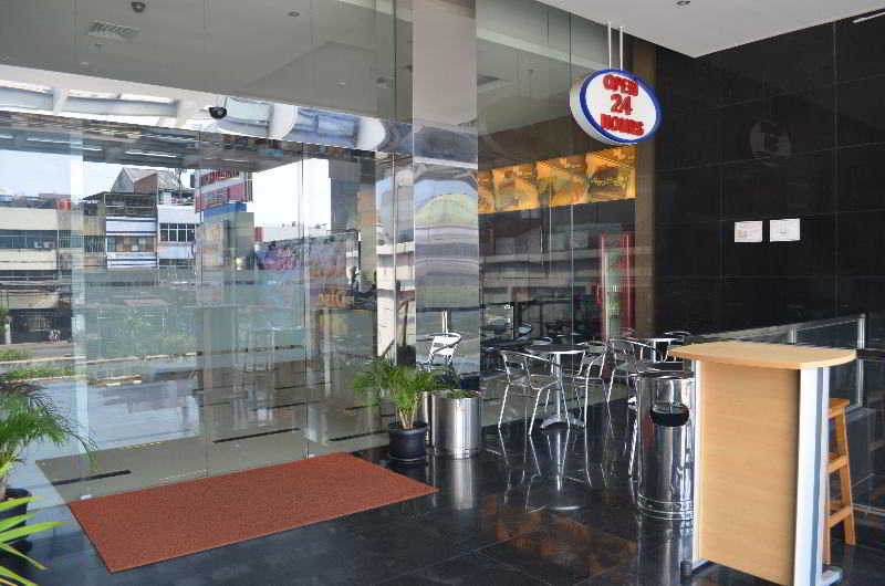 Nite & Day Jakarta Bandengan By Reddoorz 4