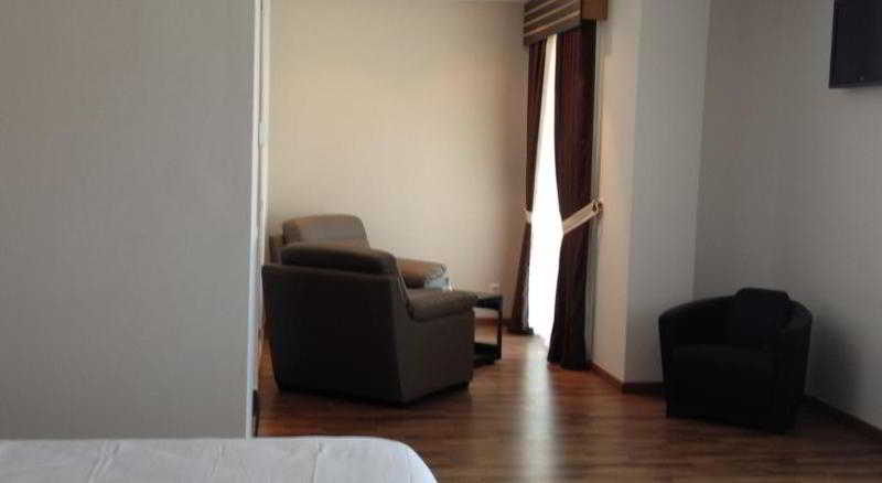 Clean Hotel 5