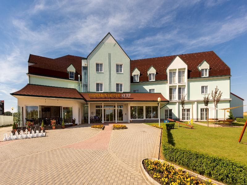 Thermenhotel Kurz main