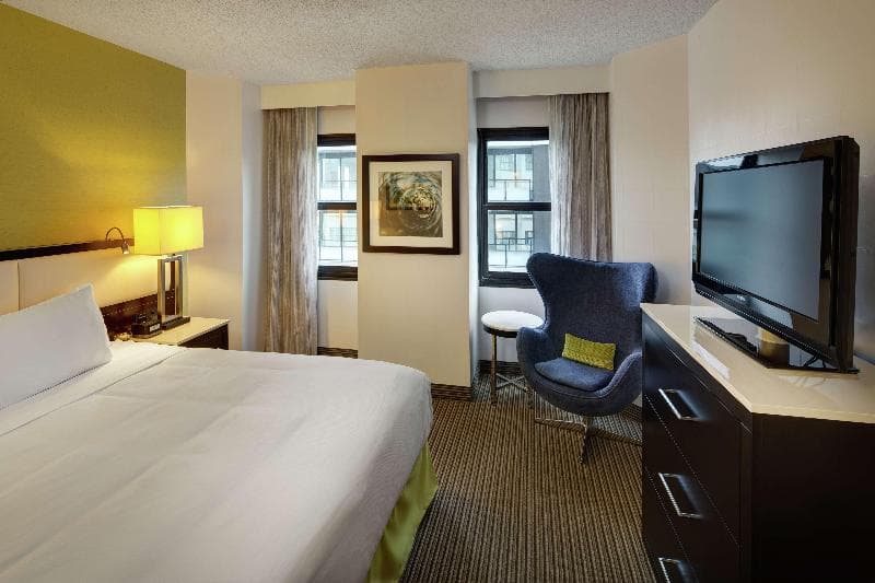The Hollis Halifax - a DoubleTree Suites by Hilton Hotel 3