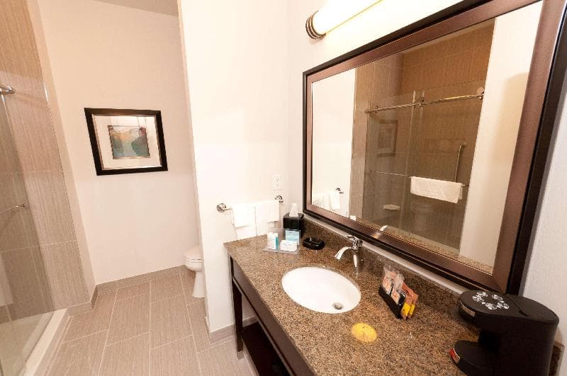 Hampton Inn & Suites by Hilton Regina East Gate 5