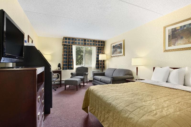 Travelodge by Wyndham Ottawa East photo 1