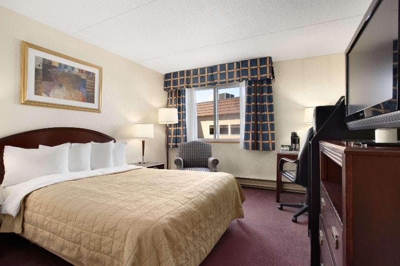Travelodge by Wyndham Ottawa East 3