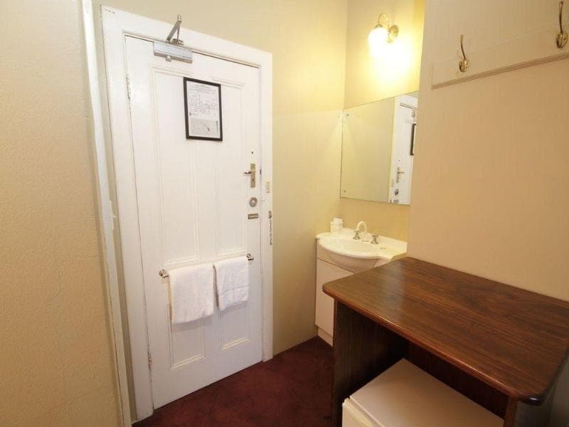 Anchorage Seafront Hotel 5